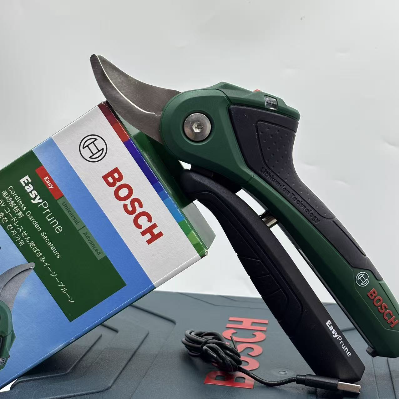 Smart Garden Bosch - Tesoura de Poda Inteligente Sem Fio